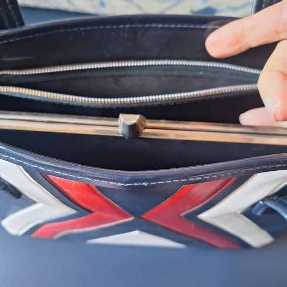 Stylish Navy, Red, and White Vintage Handbag - Picture 8 of 9